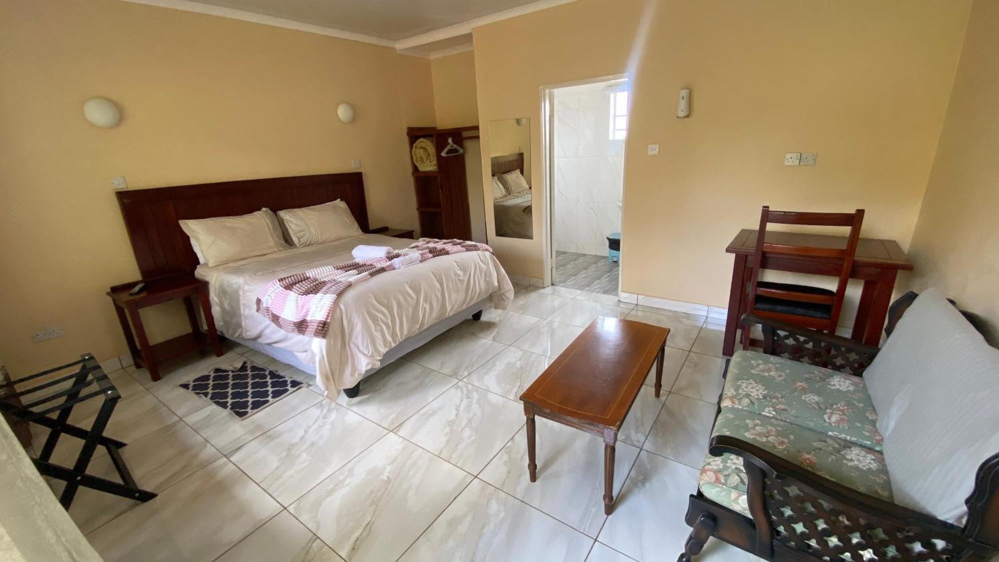 Lynns Guest House บูลาวาโย ภายนอก รูปภาพ